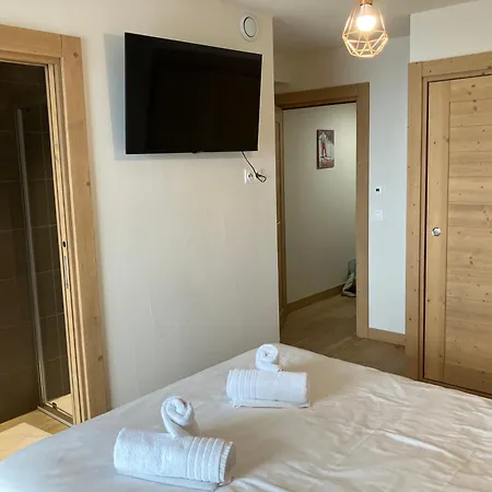 Luxurious Duplex For 4-7p With Large Terrace And Pool In Ski-in Ski-out 5* Building Bourg-Saint-Maurice